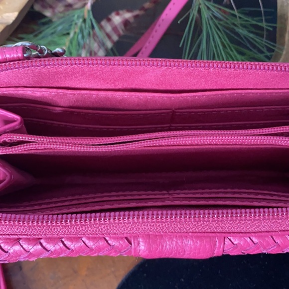 - Giani Bernini Pink Leather Wristlet Wallet with Crossbody Purse Strap - Picture 5 of 8